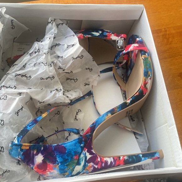 Open-Toe, multi-color, High Heel - Picture 4 of 5